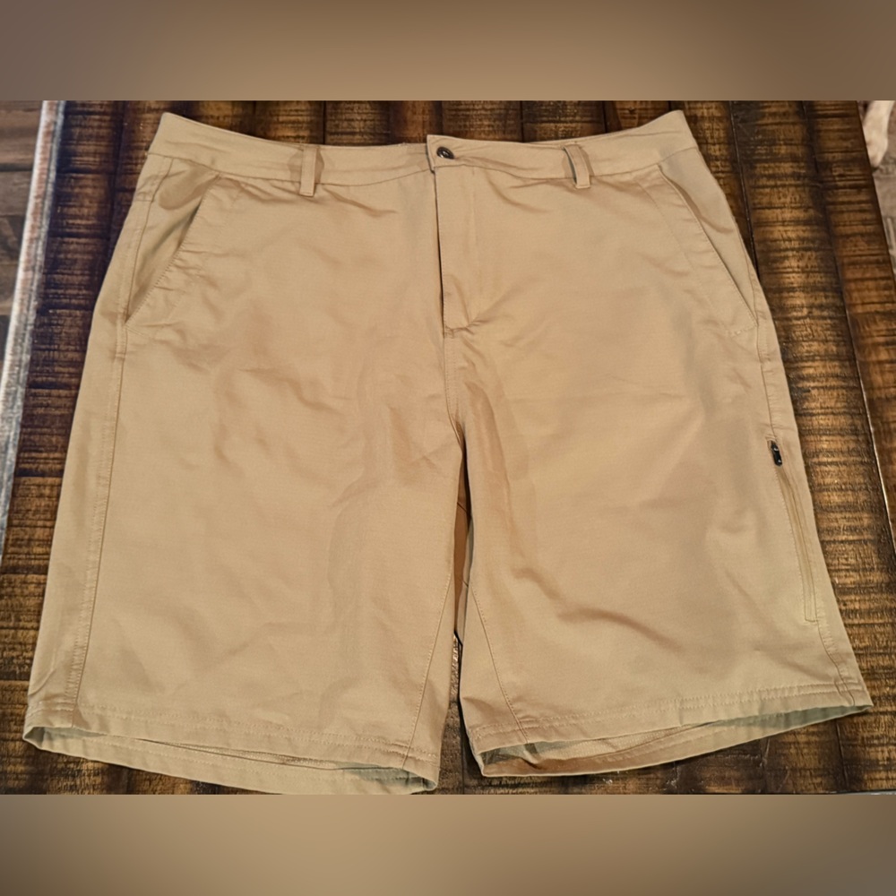 Gerry Weber Men's Beige Flat Front Shorts
